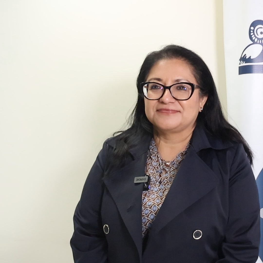 Retrato de Mónica Benítez, egresada de la Maestría en Gobierno